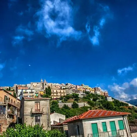 Mansarda Sopra Il Mare Apartment *